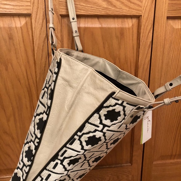 Petunia Troubadour Velvet Tote - Picture 4 of 8